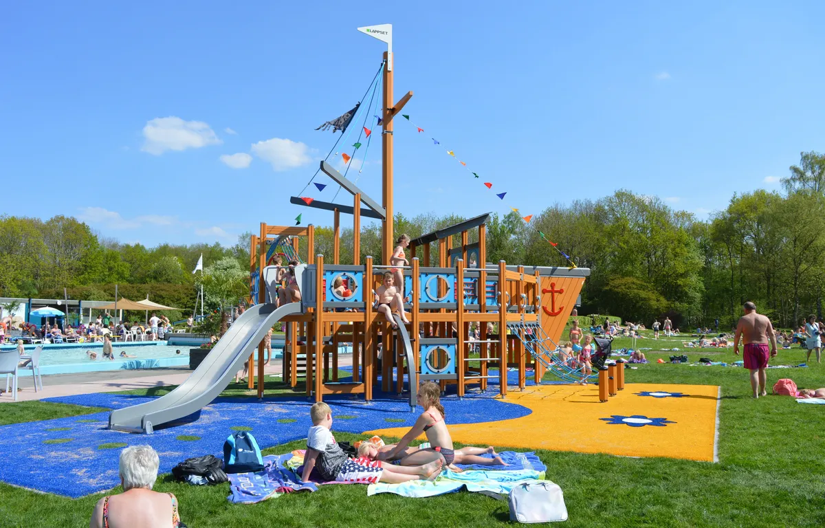 zwembad-in-ruinen-krijgt-25-meterbad