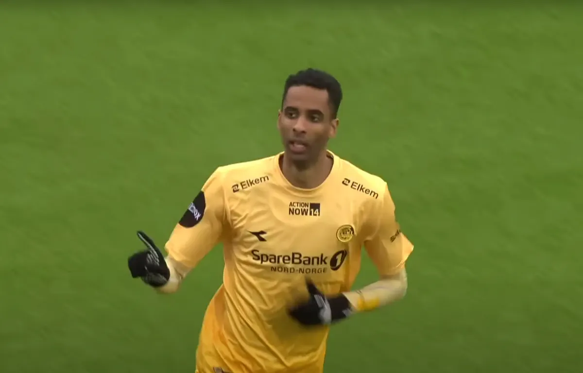 Bodø/Glimttopscorer Amahl Pellegrino doet een gooi naar de Puskas Award