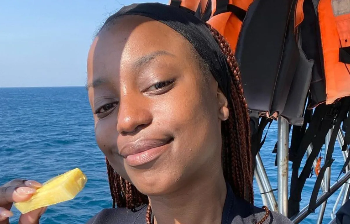 Precies Een Zeemeermin Jennifer Heylen Verbluft Volgers In Onthullende  Bikinisexiezpix Web Porn