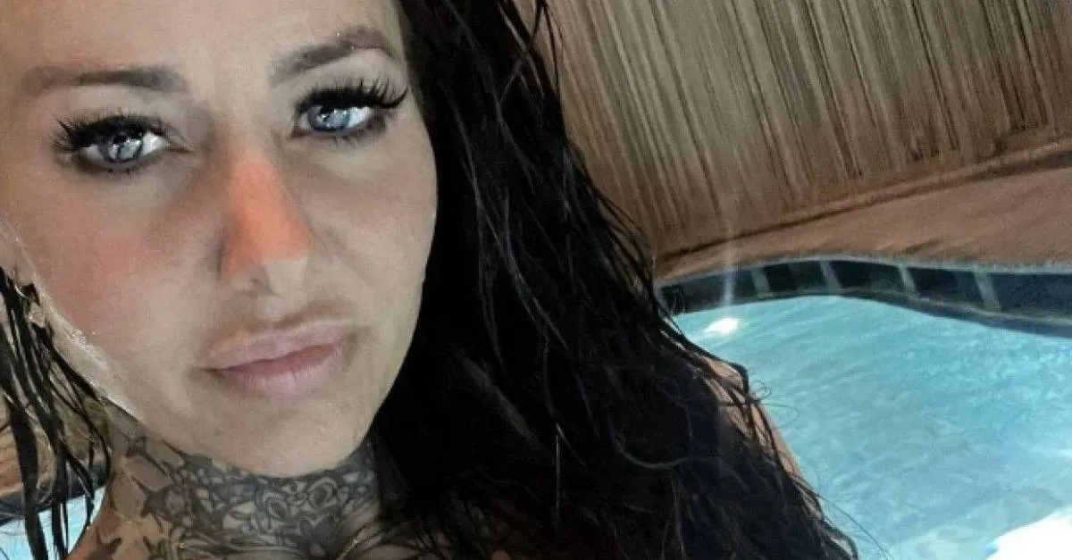 Wendy van Hout, vriendin van Peter Gillis, wordt gechanteerd met pikant ... Wendy van Hout, vriendin van Peter Gillis, wordt gechanteerd met pikant ...