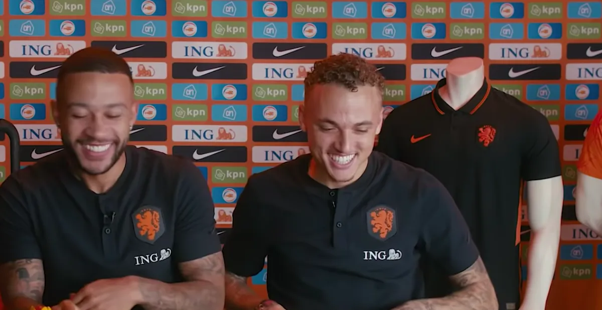 Noa Lang en Memphis Depay delen sneer uit aan rappers