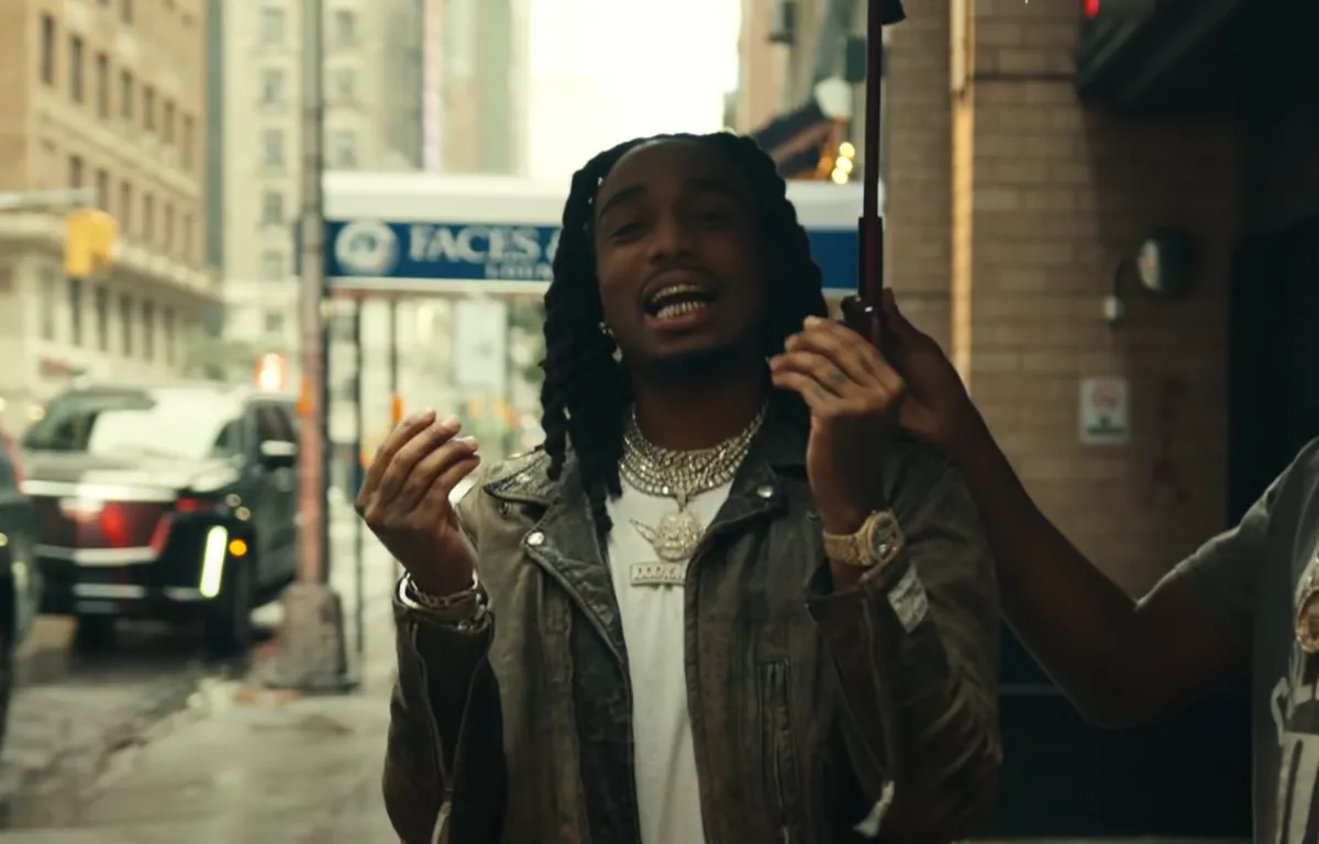 Quavo gaat solo in nieuwe video Shooters Inside My Crib
