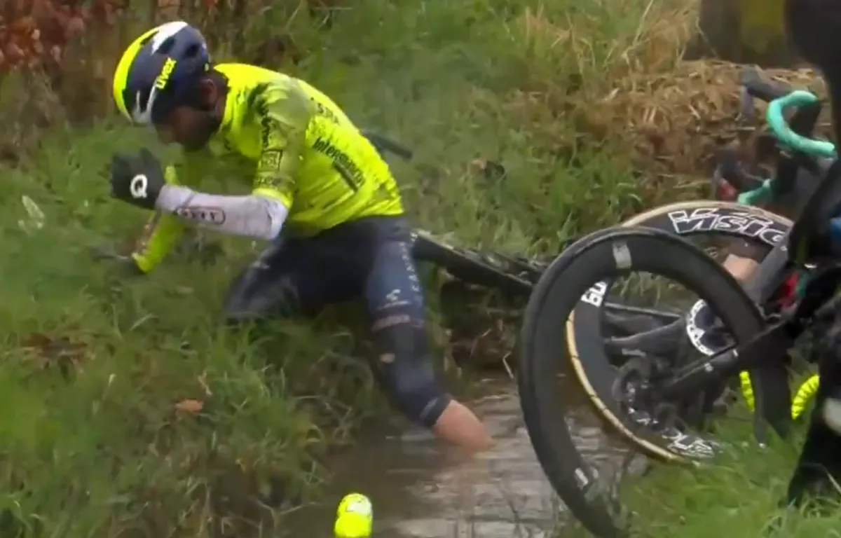 VIDEO Schwerer Unfall beim Grote Prijs JeanPierre Monseré 2024, bei