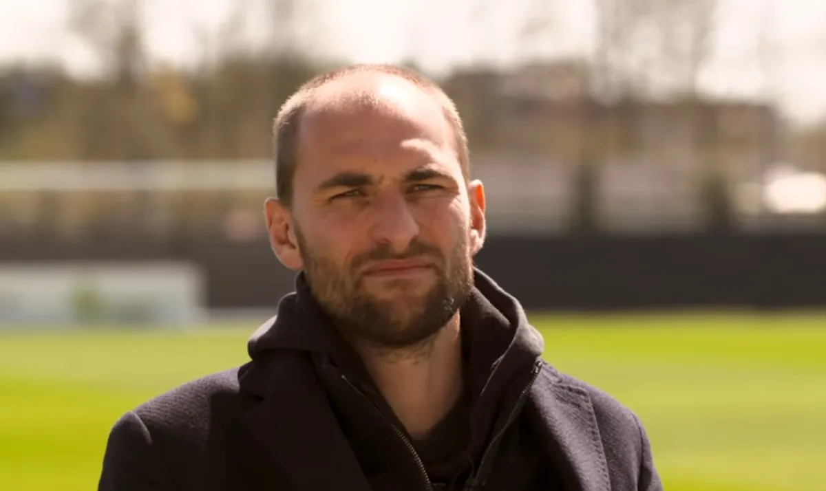 Heftige update over NECspeler Bas Dost hierdoor zakte hij in elkaar Heftige update over NECspeler Bas Dost hierdoor zakte hij in elkaar