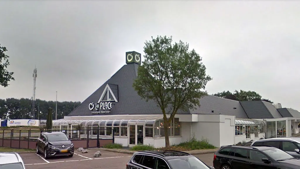 La Place sluit deuren van 23 vestigingen