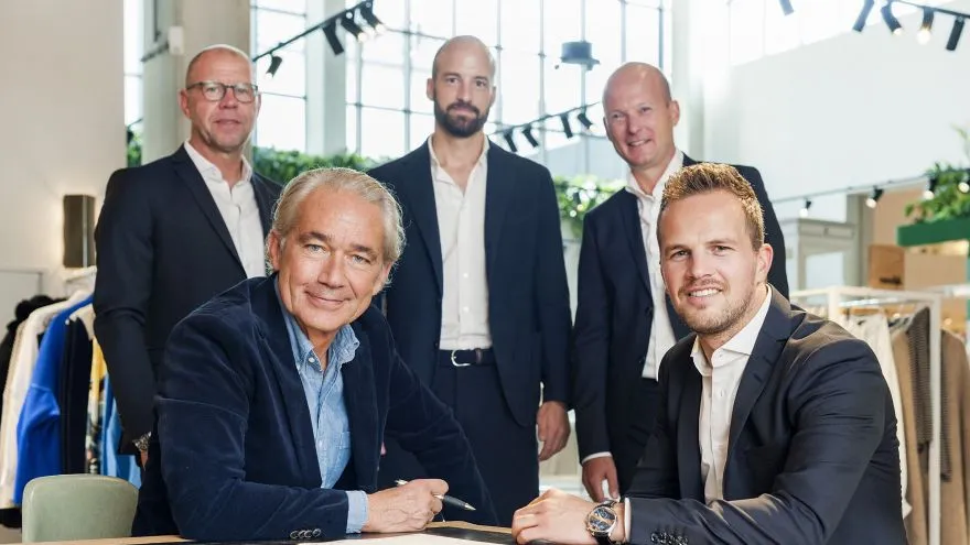 Van dijk waalwijk schoenen 2025