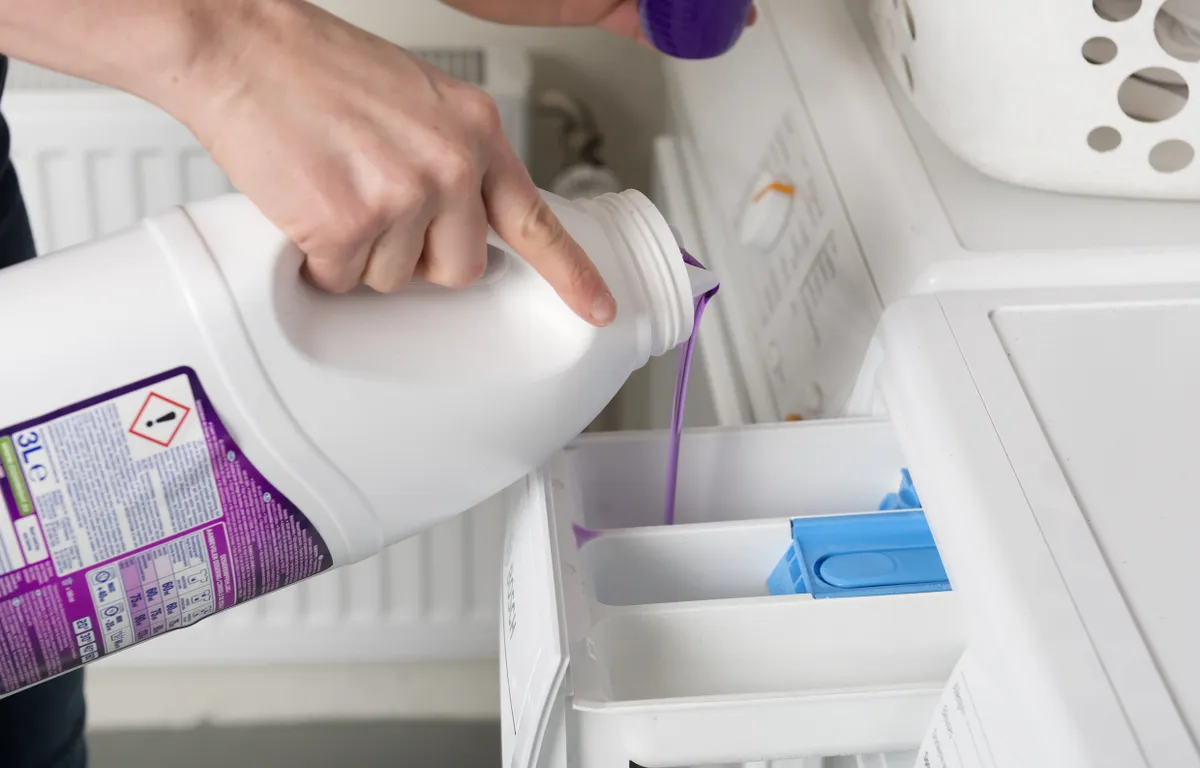 00605740 Inzetstuk voor vloeibaar wasmiddel geschikt voor wasmachines - 1 stuk per verpakking | BOSCH NL 00605740 Inzetstuk voor vloeibaar wasmiddel geschikt voor wasmachines - 1 stuk per verpakking | BOSCH NL