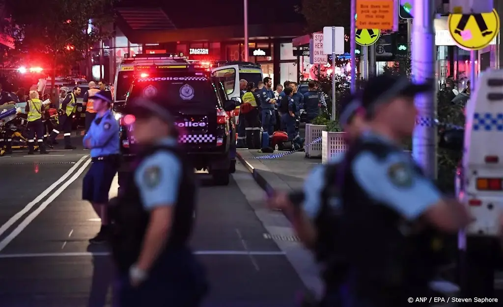 The 'hero' of a fatal Sydney stabbing can stay in Australia