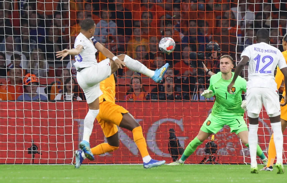 Les Néerlandais perdent de vue le Championnat d'Europe après la défaite, la Grèce retrouve la deuxième place