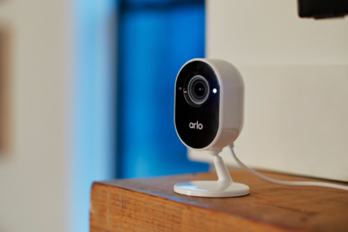 Arlo's nieuwe Essential Indoor-camera met sirene kost 129 euro
