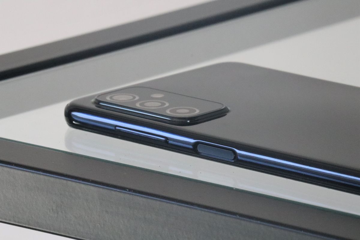 Is Samsung going to remove all physical buttons on smartphones?