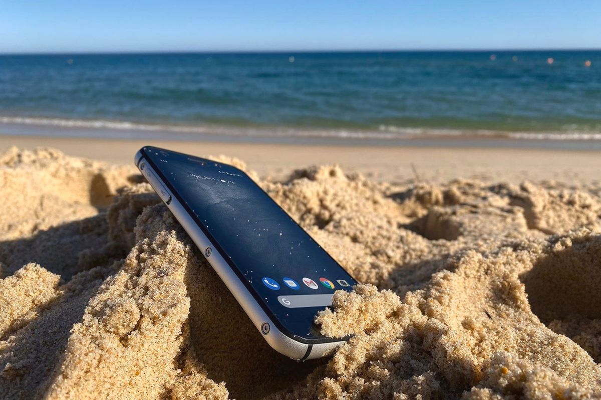 Smartphone mee naar het strand? Hier moet je op letten