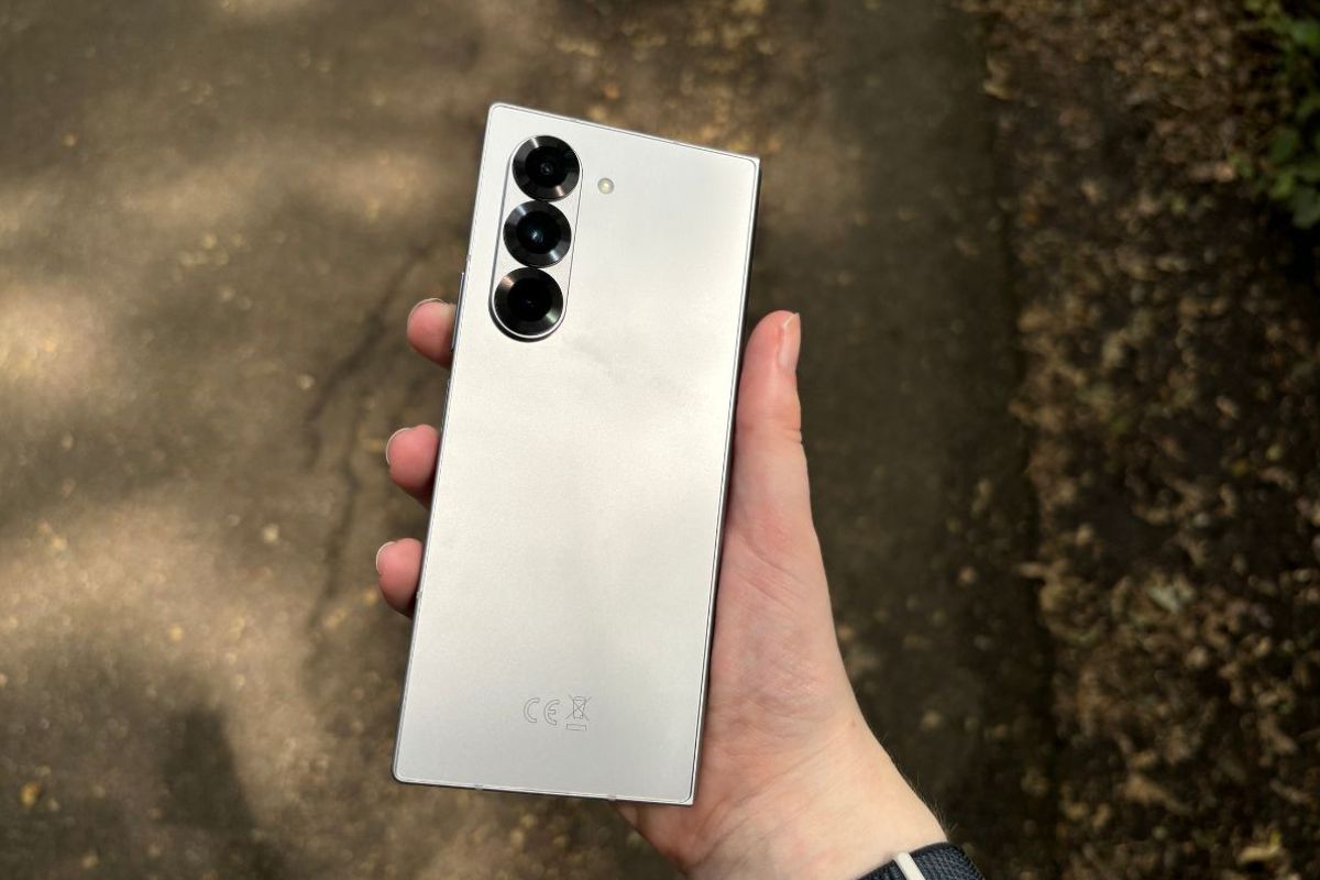Waarom verf van de Samsung Galaxy Z Fold 6 afbreekt