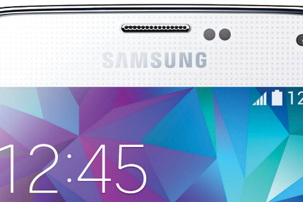 Een Samsung Galaxy S5 die uit een vliegtuig valt? Geen probleem!
