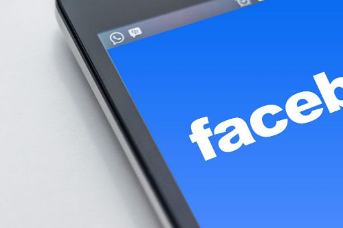 Facebook geeft statusupdates meer kleur
