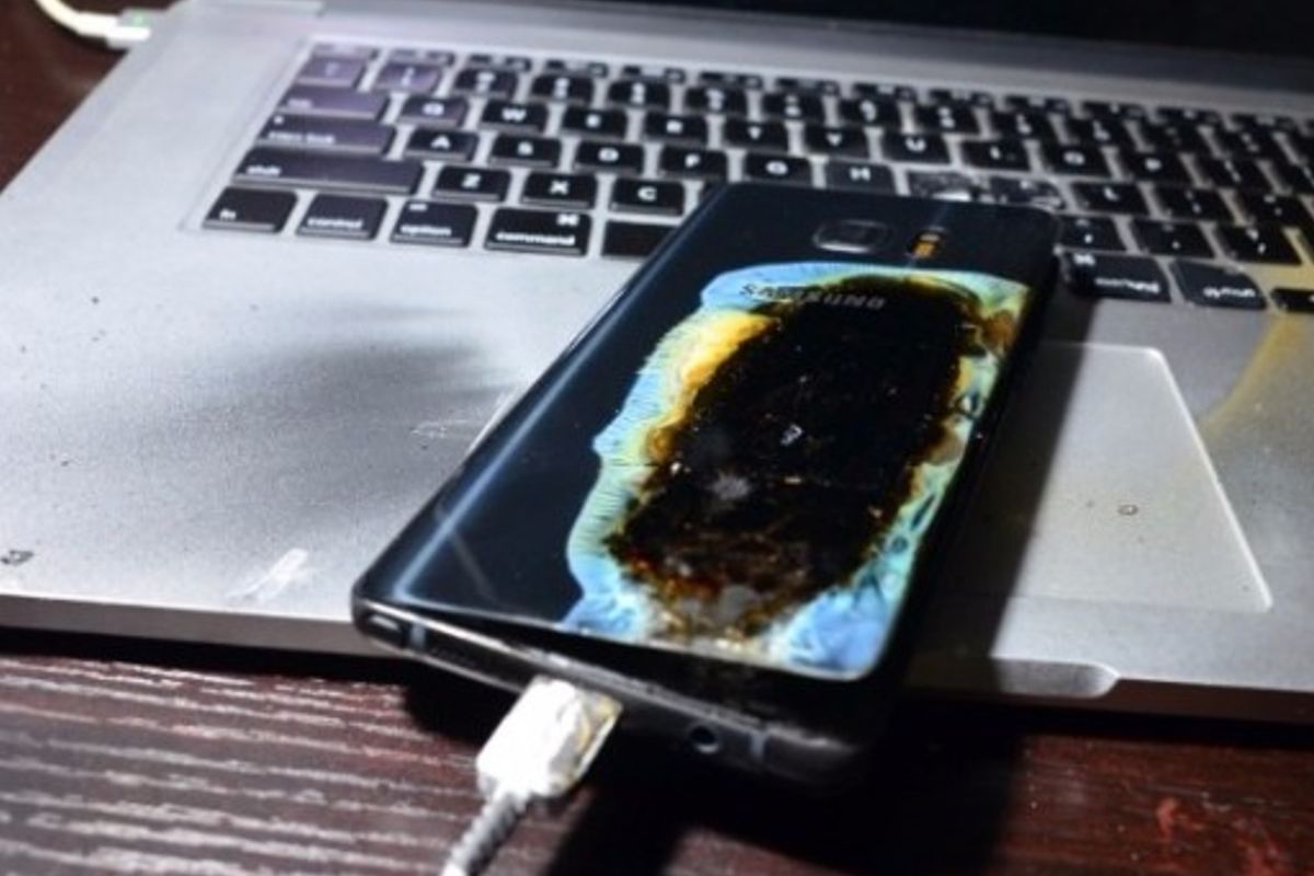 Dit Halloween-kostuum met exploderende Note 7's is 'de bom'