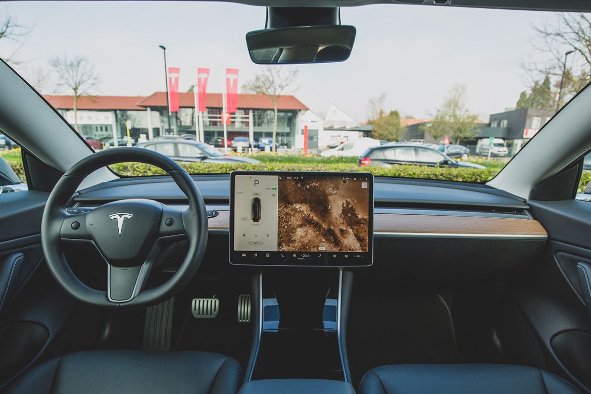 Videoconferentie-app Zoom komt binnenkort naar Tesla’s