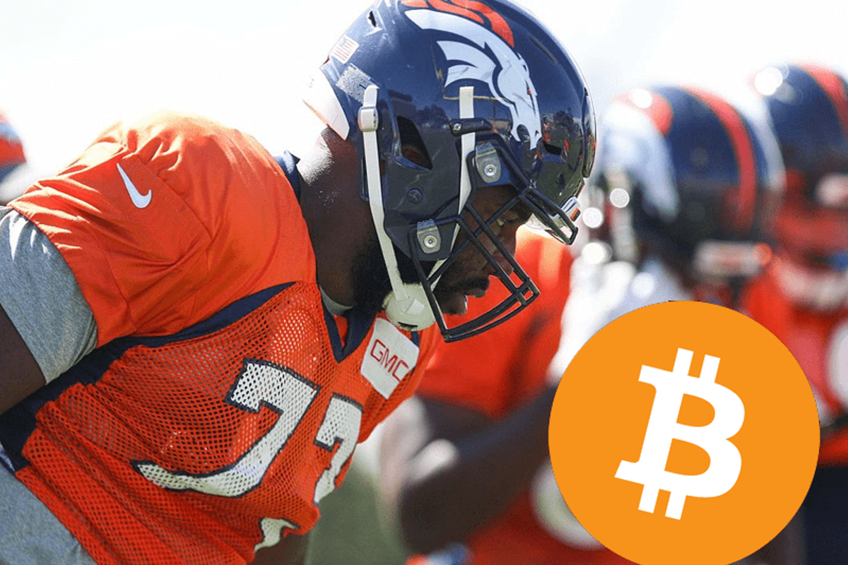 Bitcoin betaalprovider BTCPay op schoenen van NFL-speler