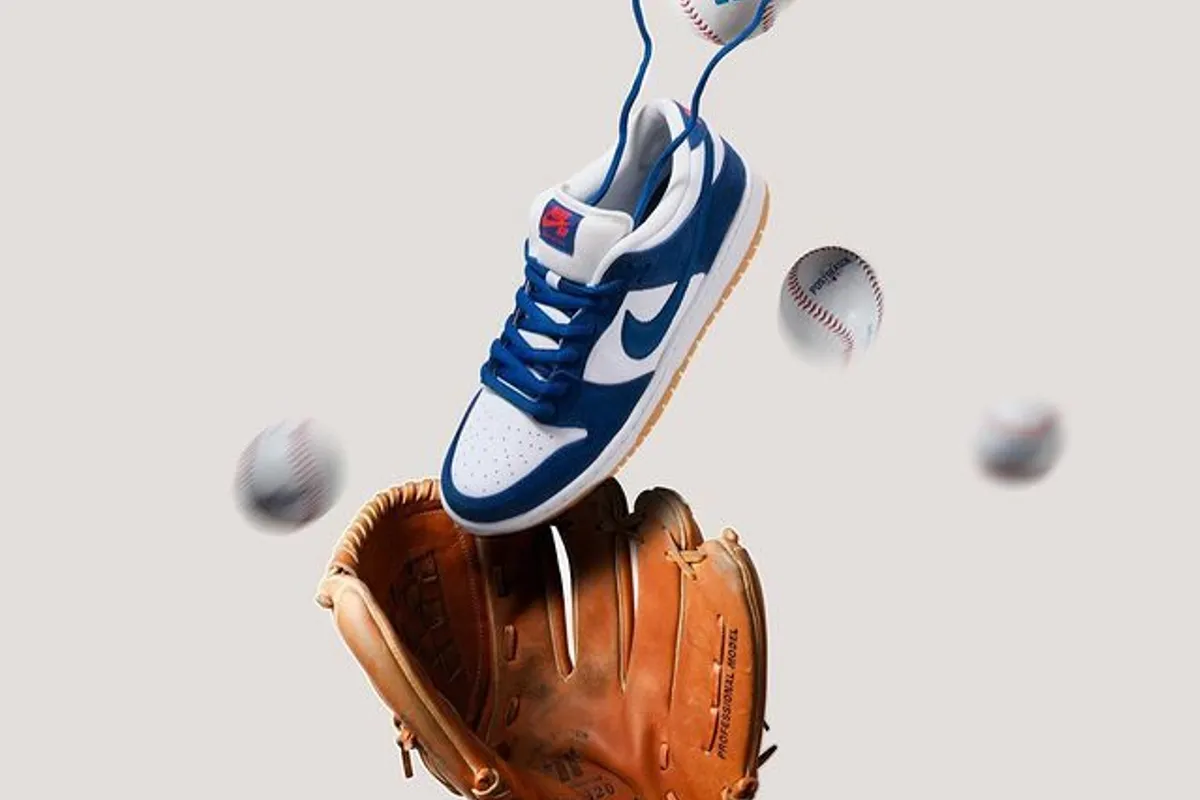 Bruce Hatoo is met zijn kleurrijke kiekjes de sneakerking van social media!