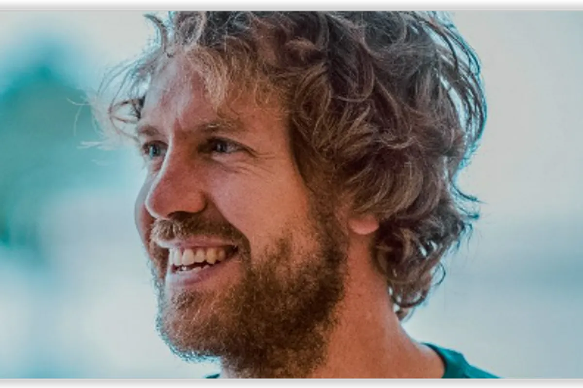 Vettel hoopt op kampioenschap Hamilton: “Mijn vingers zijn voor hem gekruist"