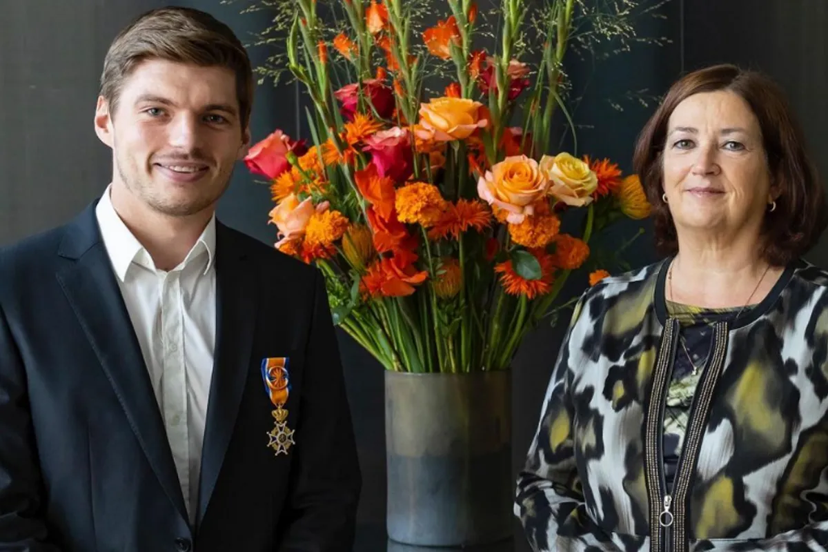 Verstappen neemt Koninklijke onderscheiding in ontvangst: Officier in de Orde van Oranje-Nassau