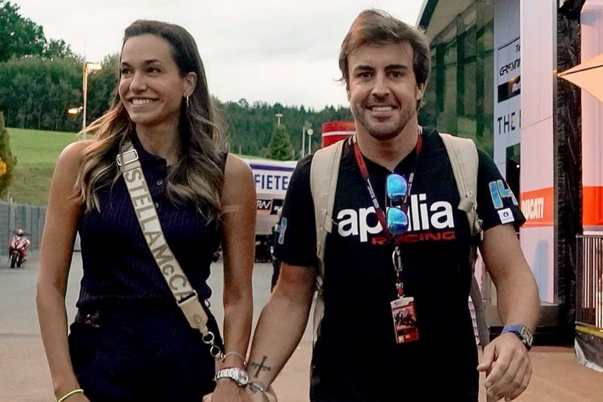 Wie is de vriendin van Fernando Alonso?