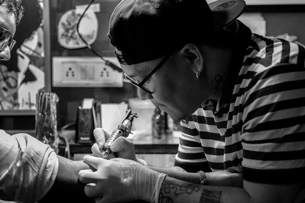 Interview: Megafan Jan heeft vetste Verstappen-tattoos: 'Deze duurde dertien uur'