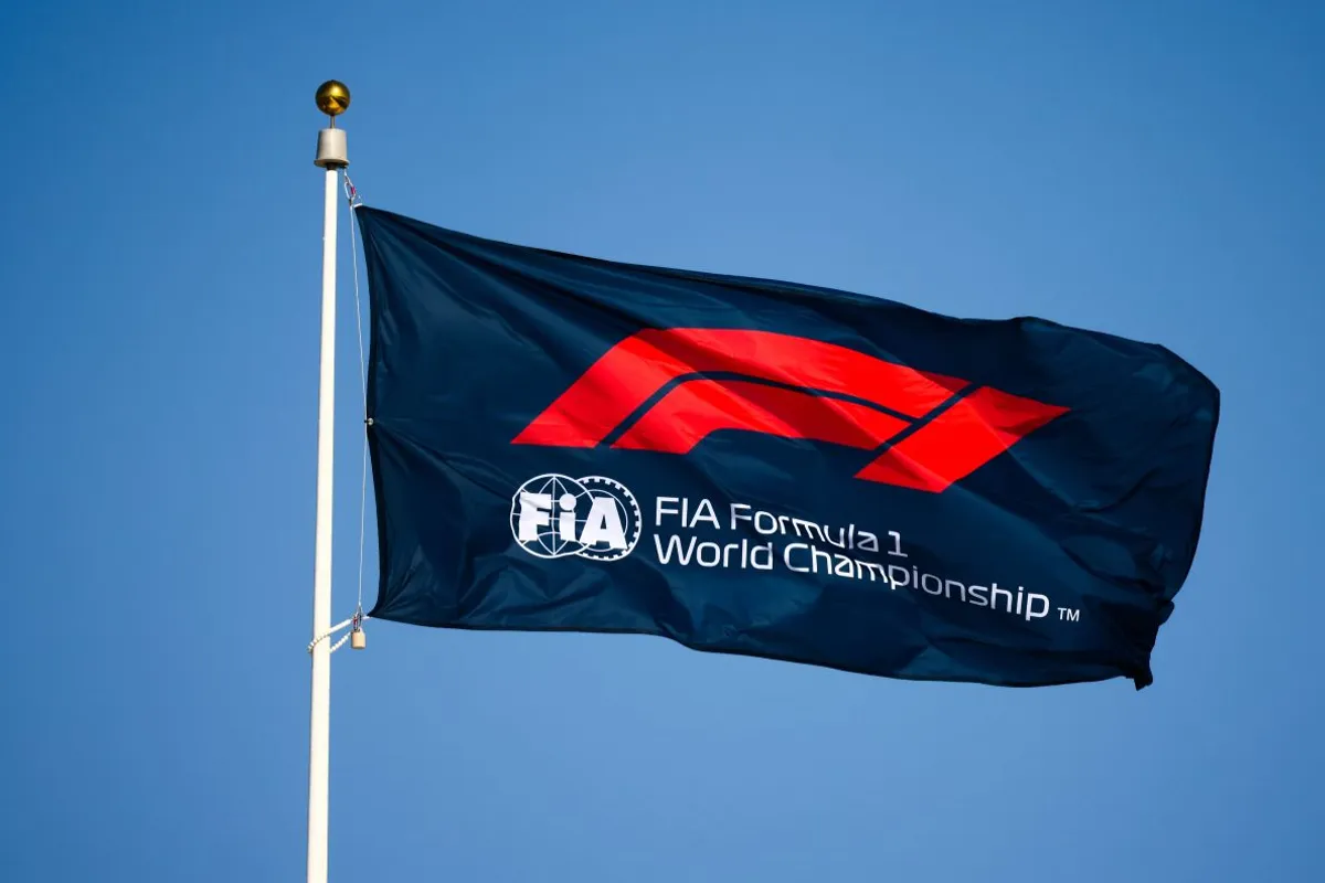 Waarom heeft de Formule 1 weer een maand pauze?