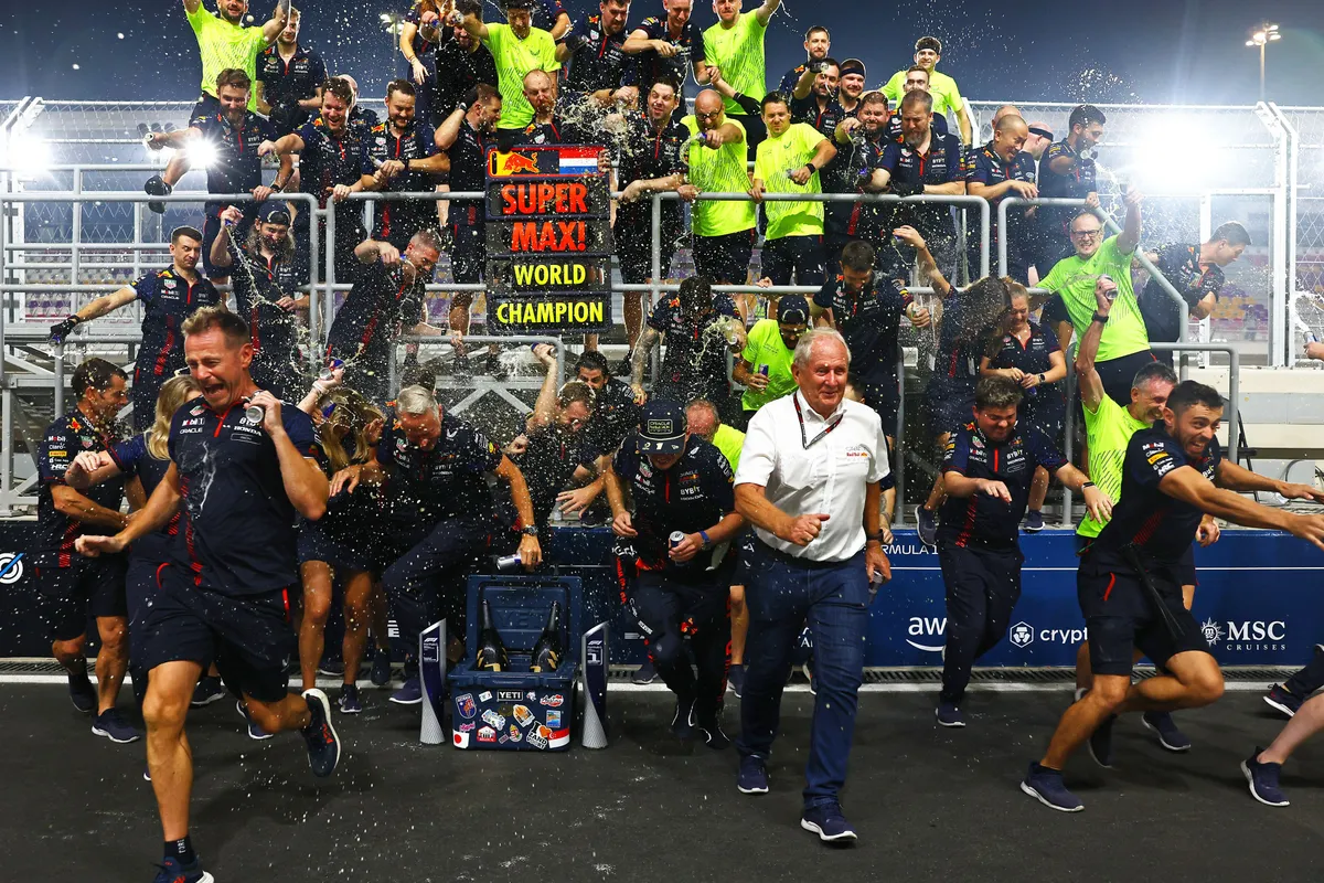 Een omslag in 365 dagen: 1 jaar geleden pakte Max Verstappen zijn 3e WK titel in dominant 2023
