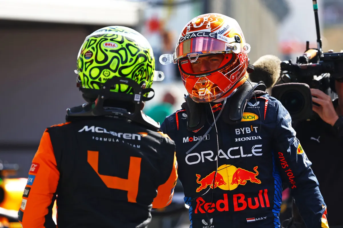 Oud Ferrari Formule 1-coureur ziet voordeel voor Verstappen in WK-strijd met Norris: "McLaren moet keuzes gaan maken"
