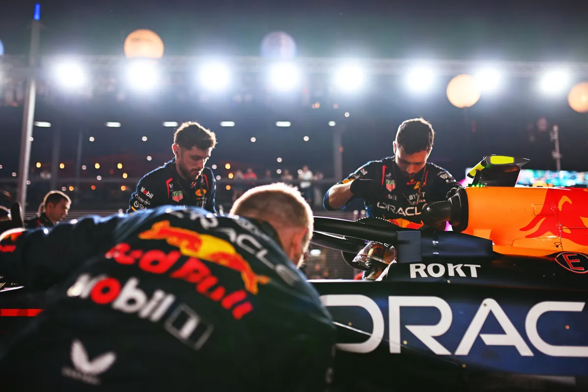 Jacques Villeneuve uit kritiek op Red Bull: "Zoek een oplossing voor Verstappen!"