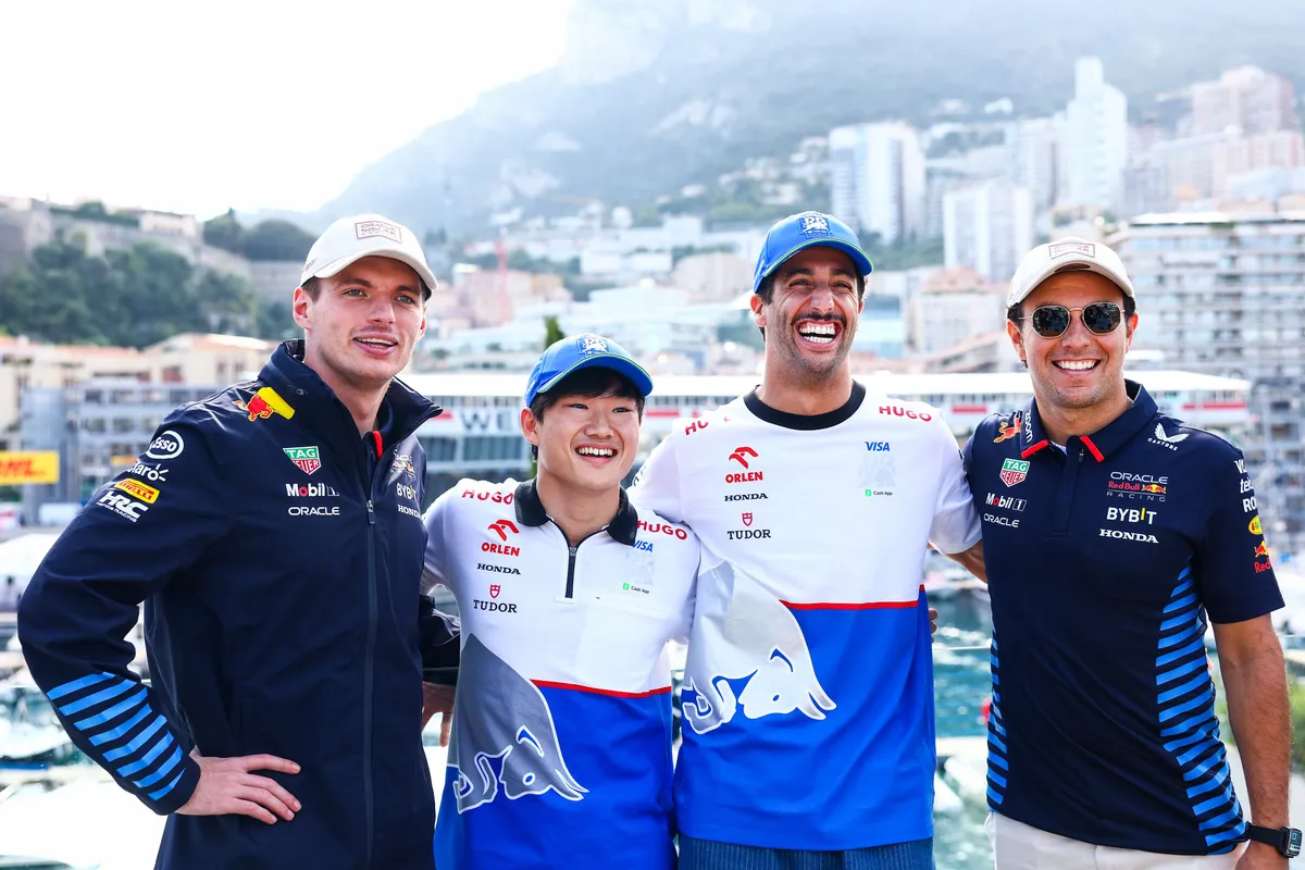 Tsunoda wil teamgenoten blijven "vernietigen" voor plek bij Red Bull
