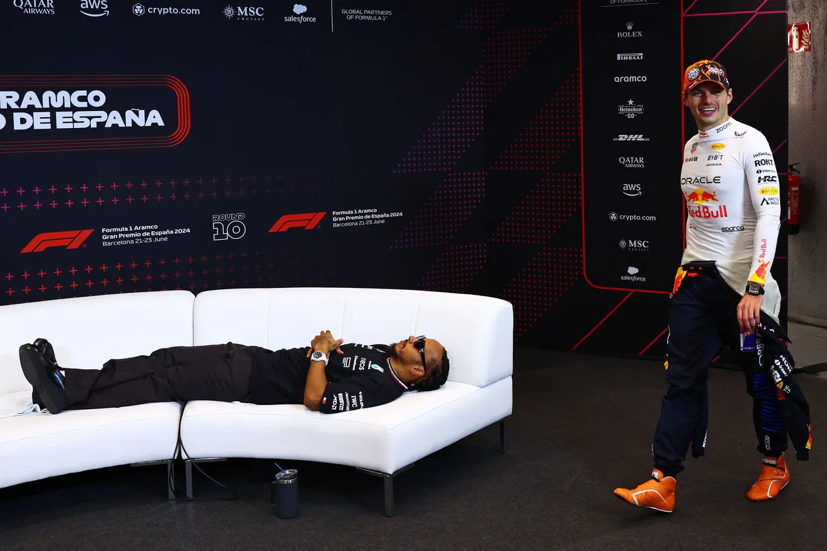 Hamilton geeft advies over de volgende generatie coureurs: "Blijf ze ondersteunen"