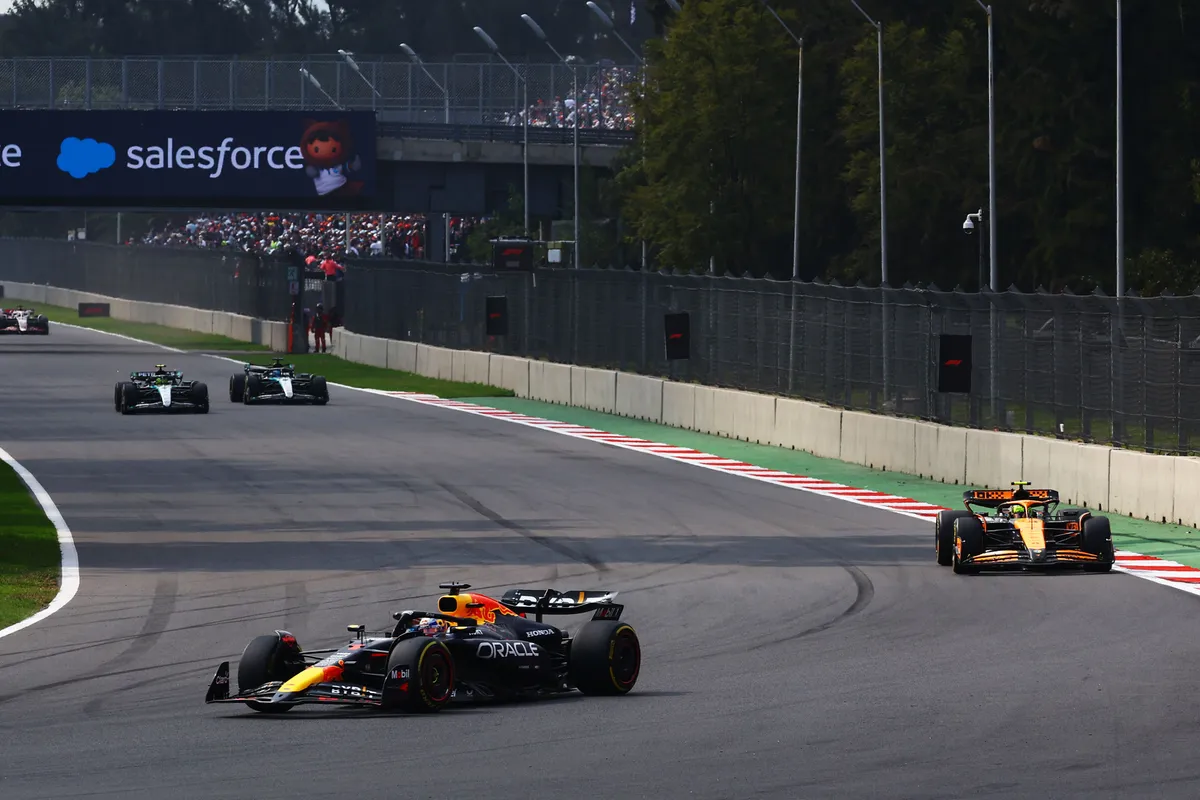 Lando Norris blikt vooruit op strijd met Verstappen in Brazilië: "Ik hoop op een eerlijker gevecht"