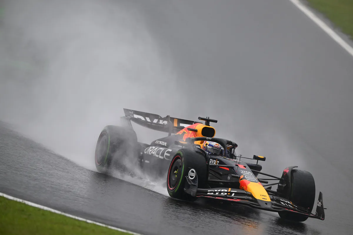 Sky Sports analist is het gezeur van Max Verstappen zat: "Hij deed dat alleen maar voor zichzelf"