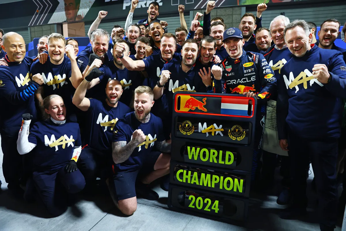 De boordradio van Verstappen na binnenhalen kampioenschap