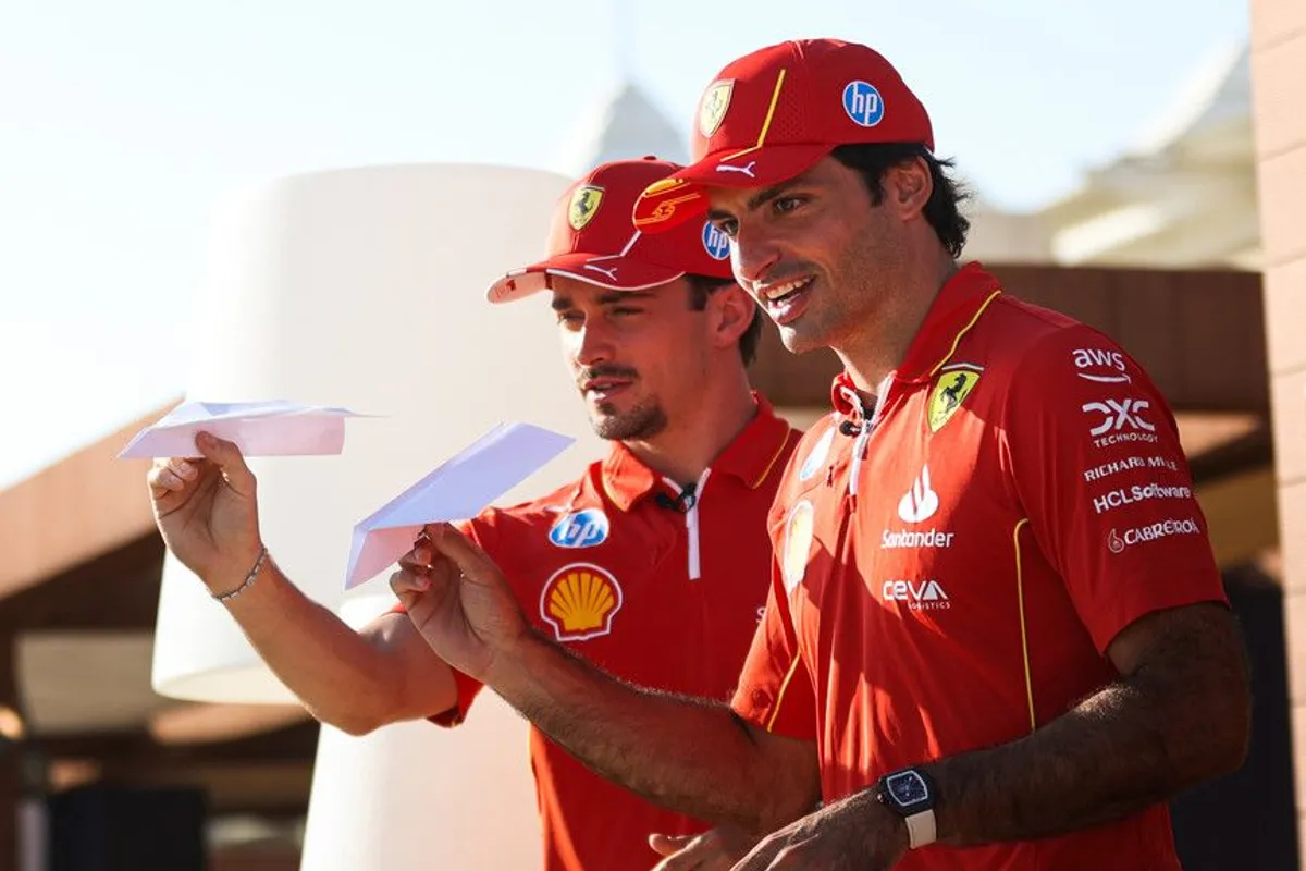 Brad Pitt schrijft een excuusbrief voor Carlos Sainz