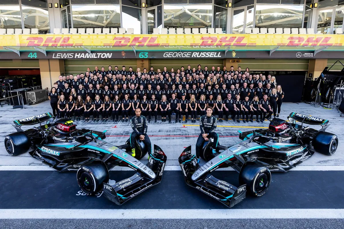 Russell neemt afscheid van Hamilton: "hij verdiende het om voor mij te finishen"