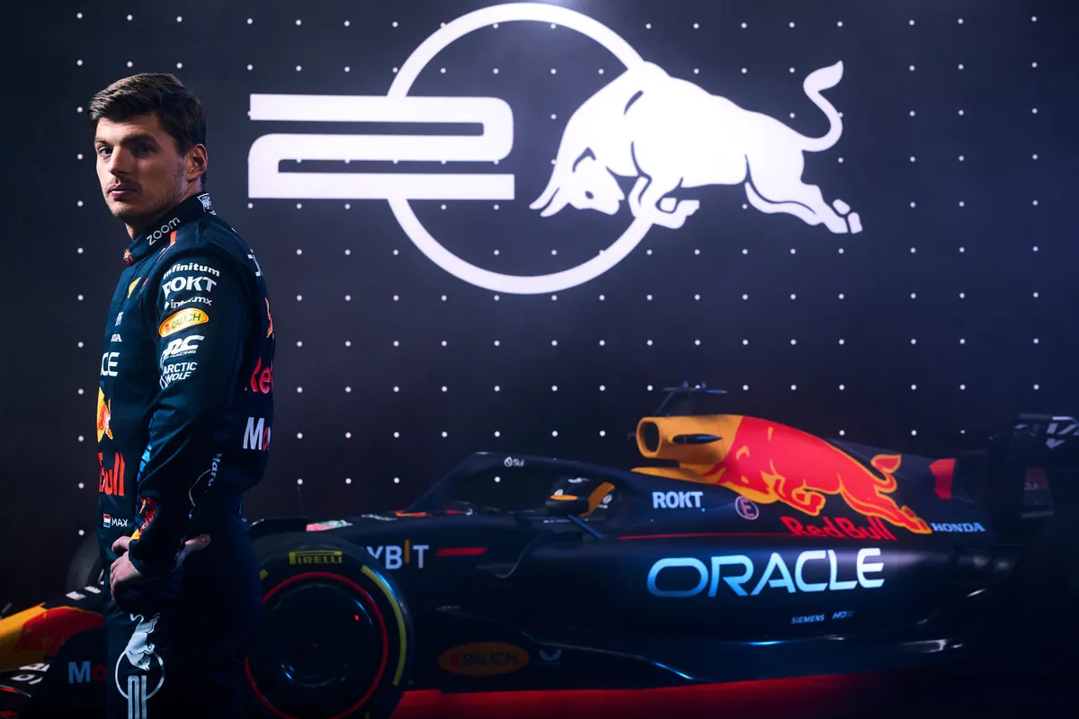Vertekt Max Verstappen bij Red Bull? Jos Verstappen sluit het niet uit: "Alles is mogelijk"