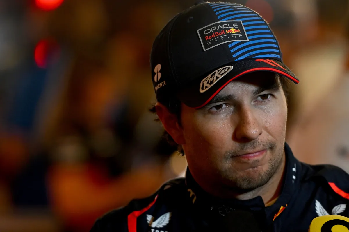 Oud Formule 1-coureur wijst pijnpunt aan van Sergio Perez: "Hij rijdt gewoon verschrikkelijk langzaam!"