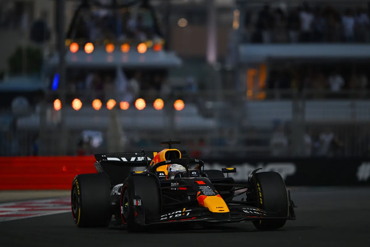 Voorzitter GPDA reageert op controversiële boordradio Max Verstappen: "Ik zou verwachten dat de stewards met hem in gesprek gaan"