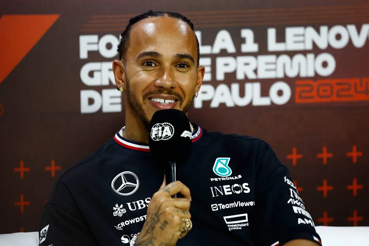 Lewis Hamilton gespot op date met deze bloedmooie actrice