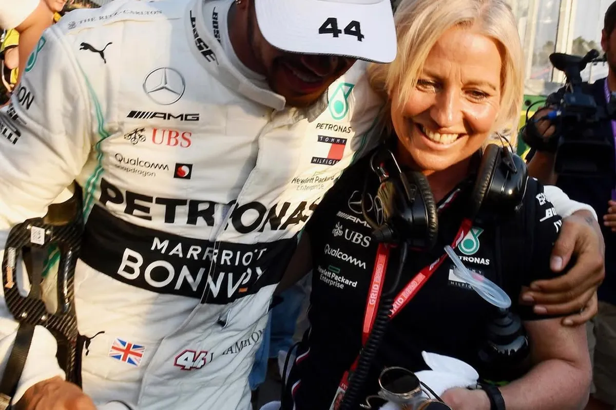 Reünie tussen Hamilton en Angela Cullen bij Ferrari? Cryptische boodschap wakkert geruchten aan
