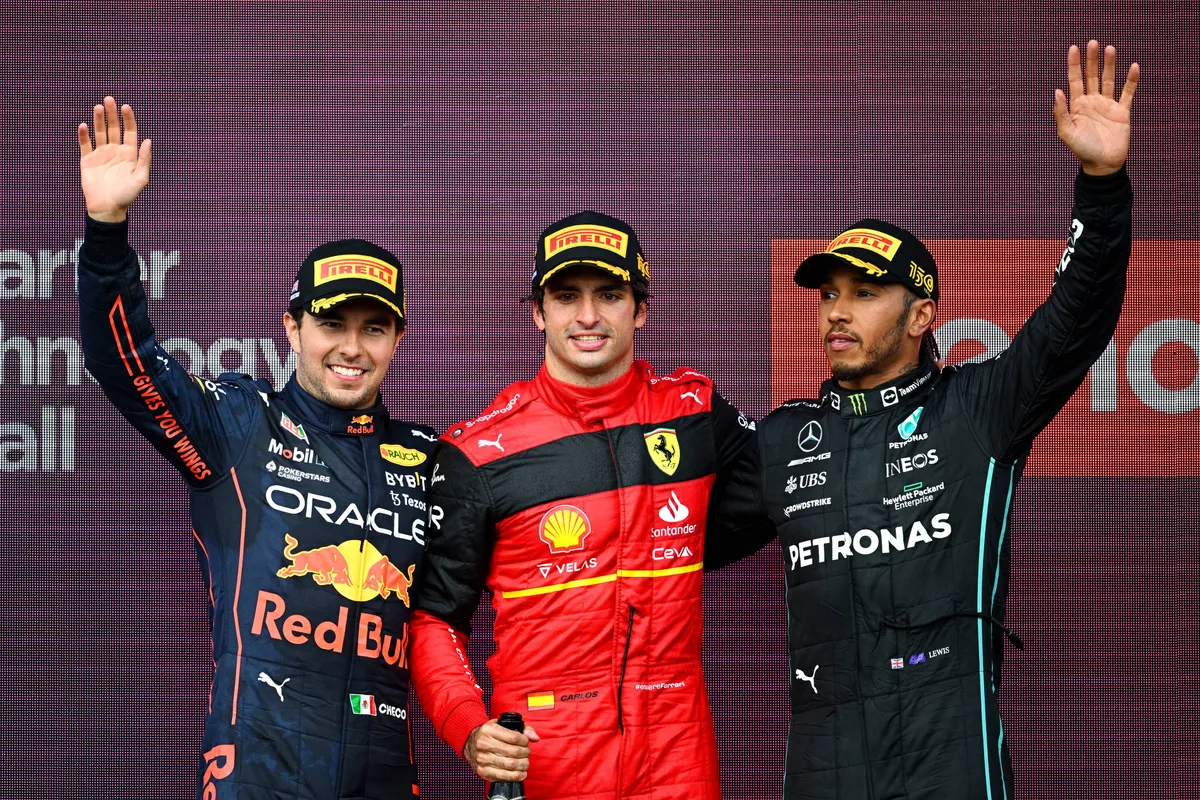 "Toen ik Ferrari verliet waren ze klaar om voor het wereldkampioenschap te vechten. Met de komst van Lewis is die kans alleen maar groter geworden."