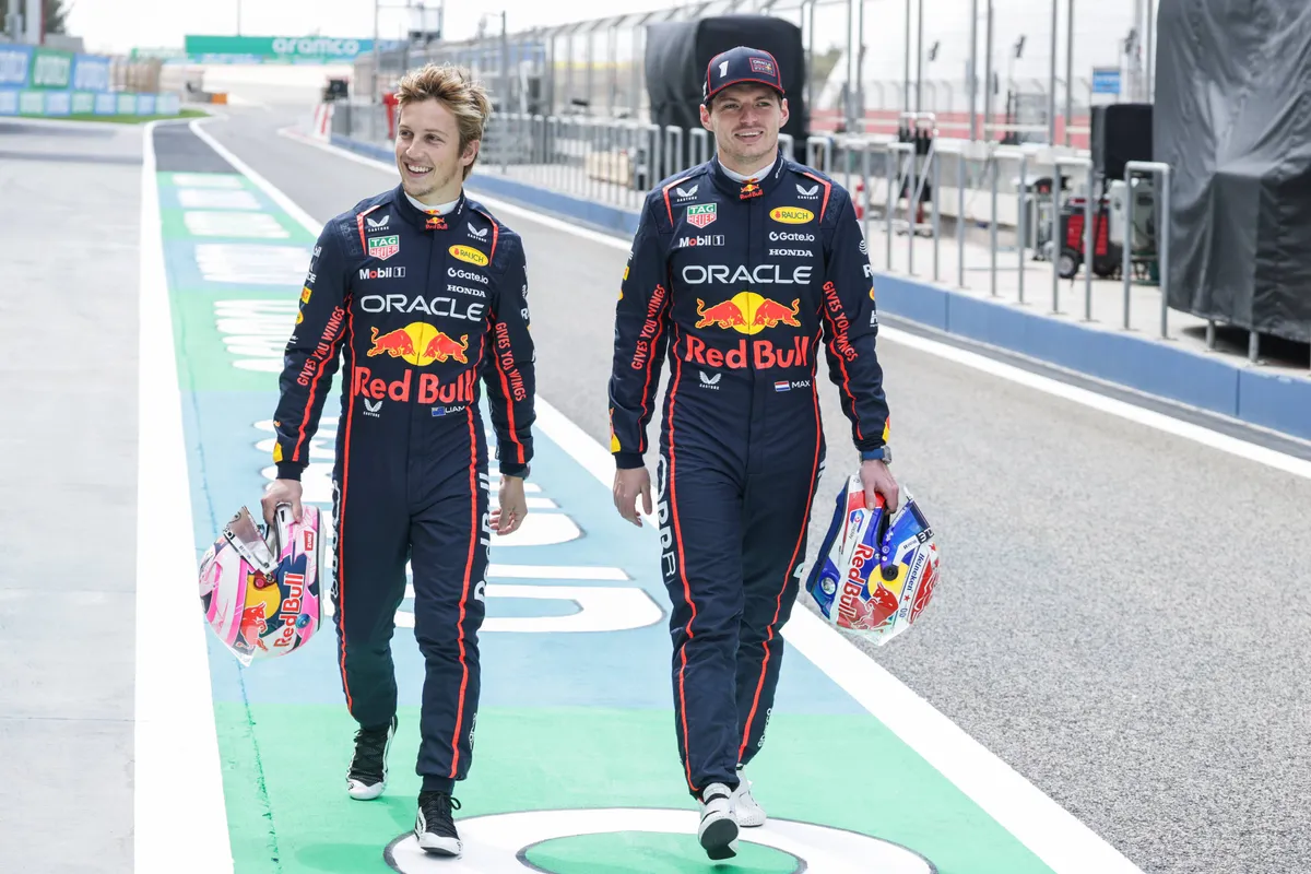 Max Verstappen over Liam Lawson: "Het gaat goed, hij is heel relaxed en aardig"