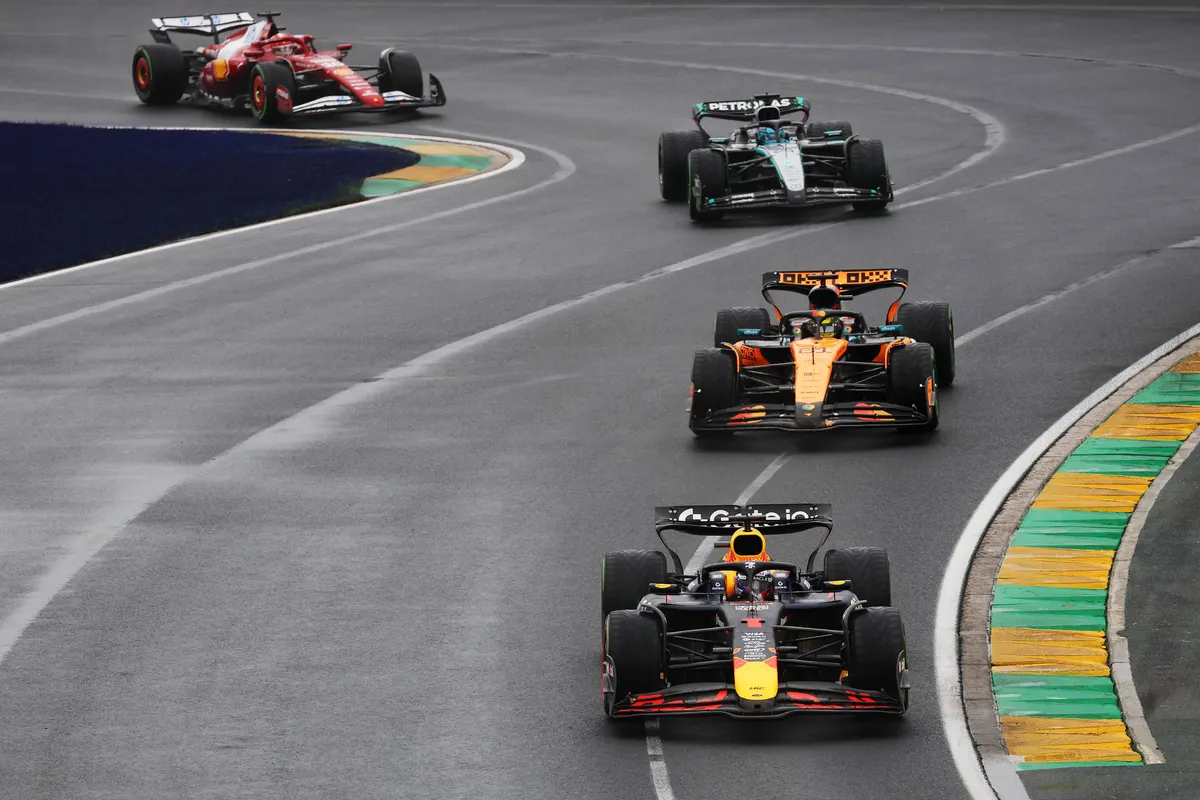 FIA verscherpt per direct regels rondom flexibele achtervleugels: McLaren in de problemen?