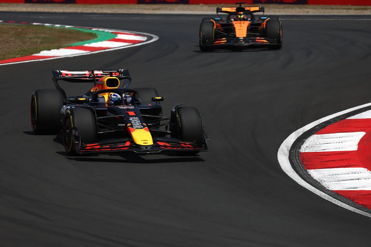 Piastri pakt pole voor de Grand Prix van China, Verstappen 4e