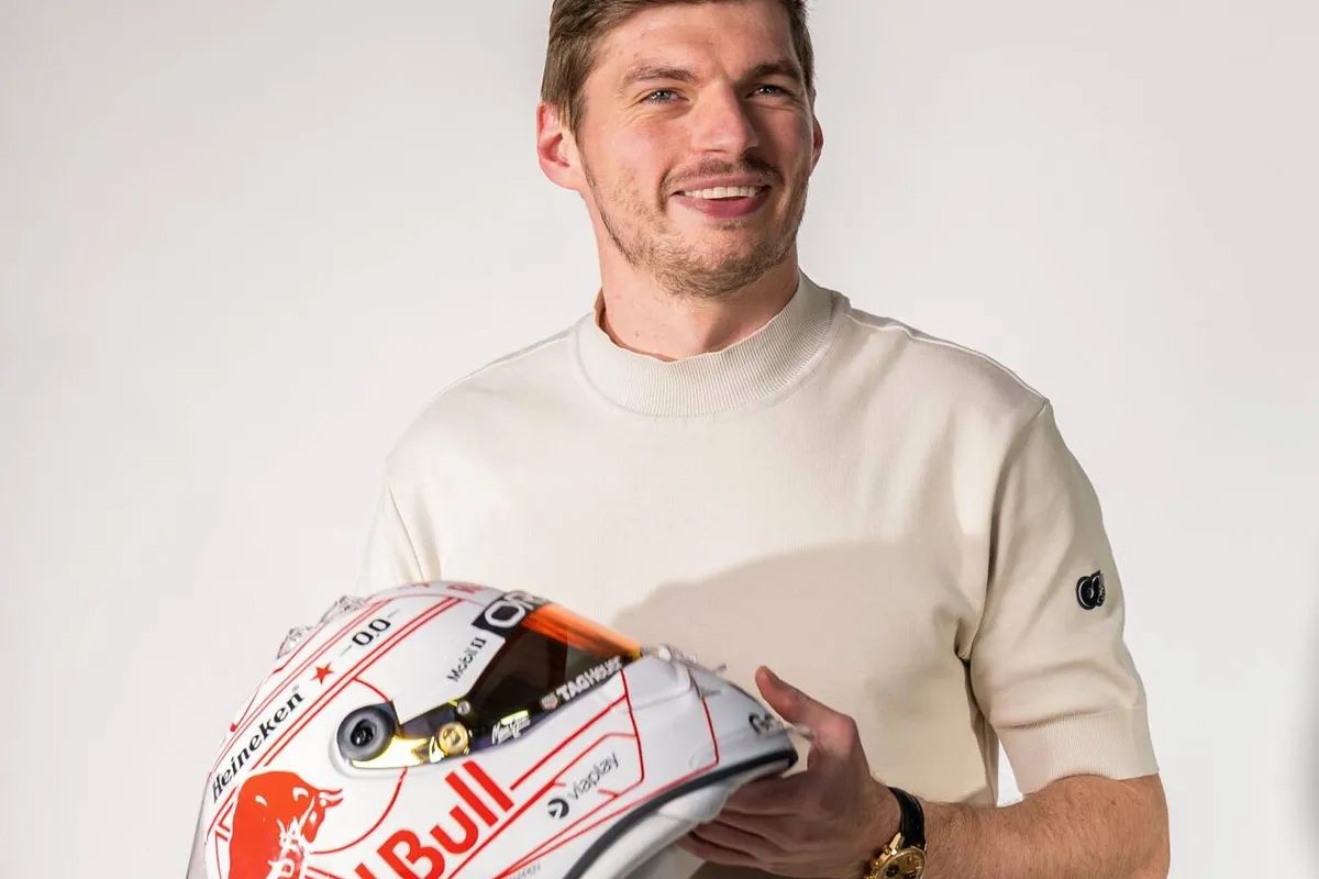 Verstappen onthult speciale helm voor Suzuka