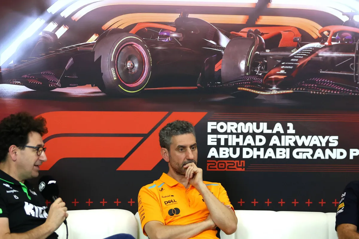 Andrea Stella is niet blij met de actie van Verstappen: "niet de manier waarop coureurs zouden moeten racen"