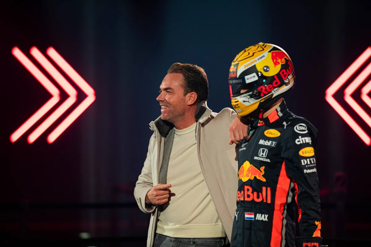 Doornbos wijst naar vertrek Newey als oorzaak Red Bull-crisis: “Je merkt dat het wankelt”